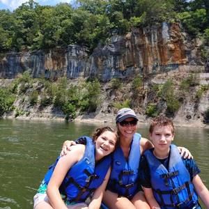 Meet your Posher, Crystal